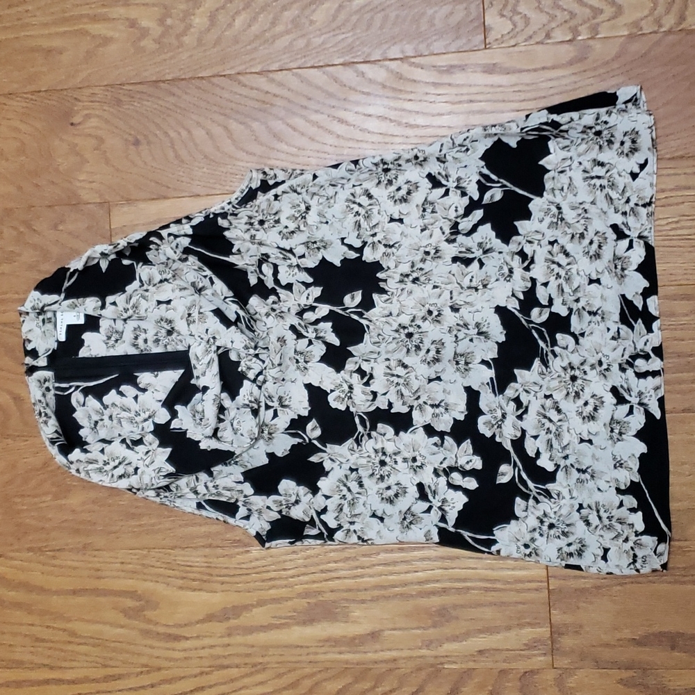 Banana Republic size 8 Top
